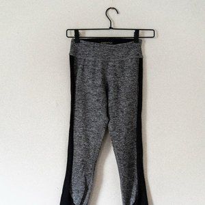 Beyond Yoga Grey with Black XS Leggings